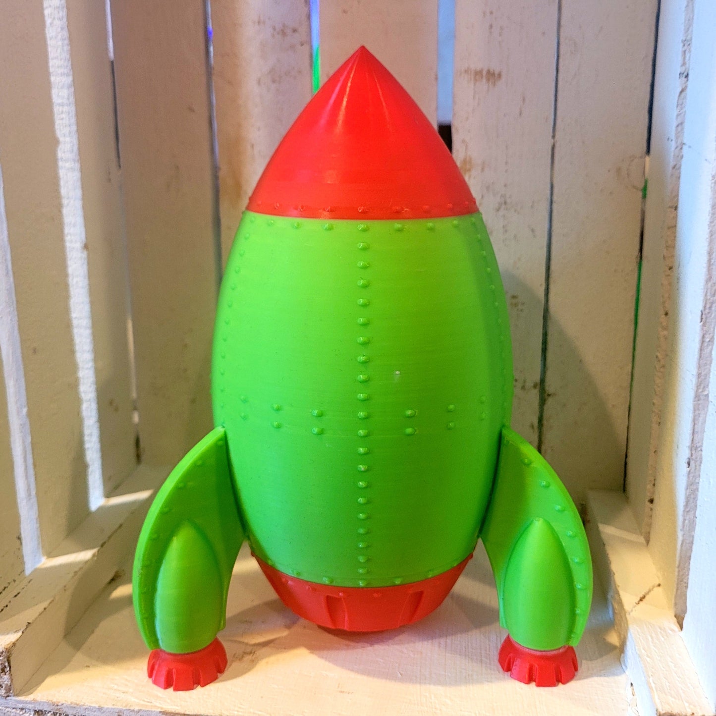 Retro Rocket Coin Bank – 3D Printed with Twist-Off Base (Green & Red)