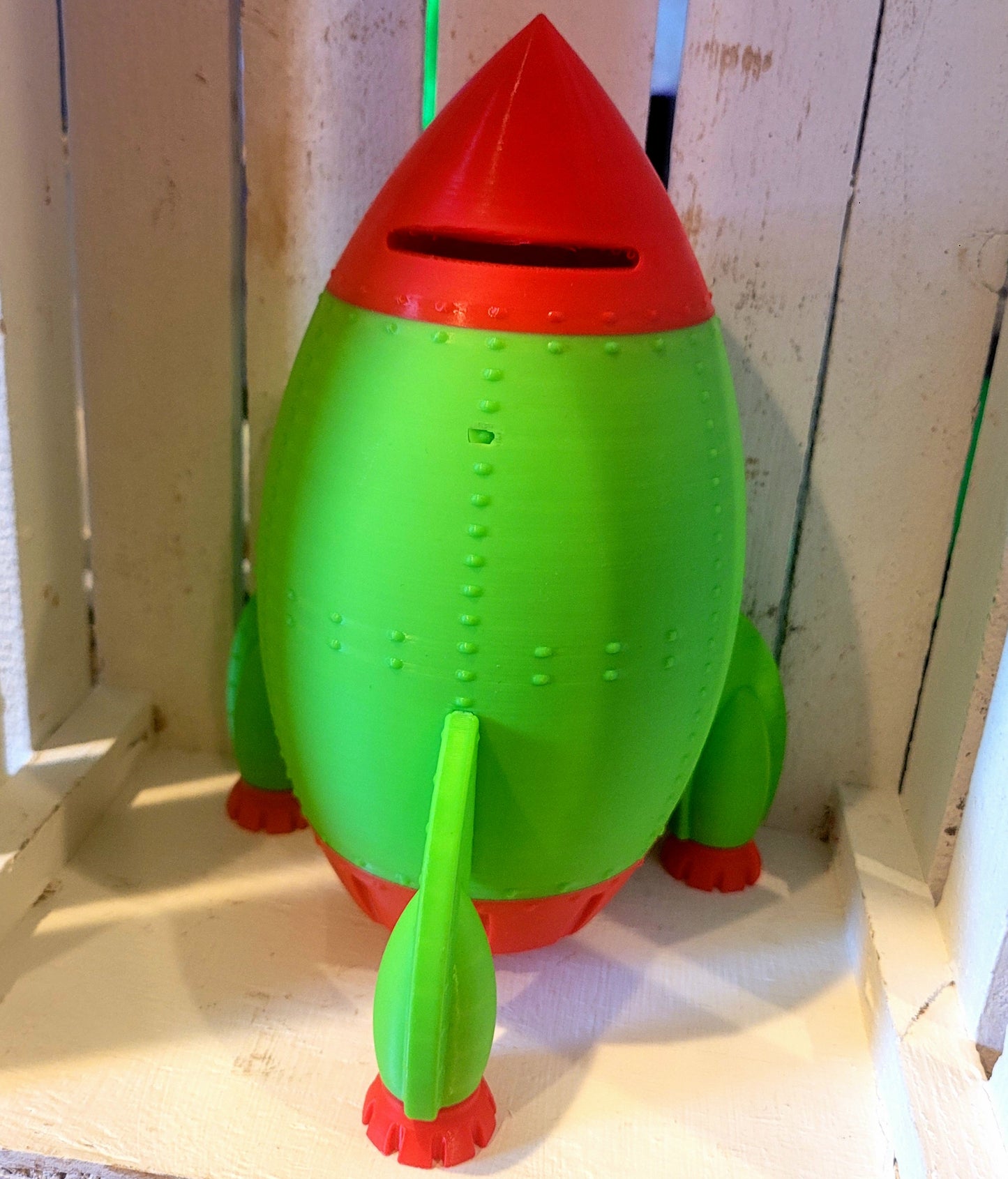 Retro Rocket Coin Bank – 3D Printed with Twist-Off Base (Green & Red)